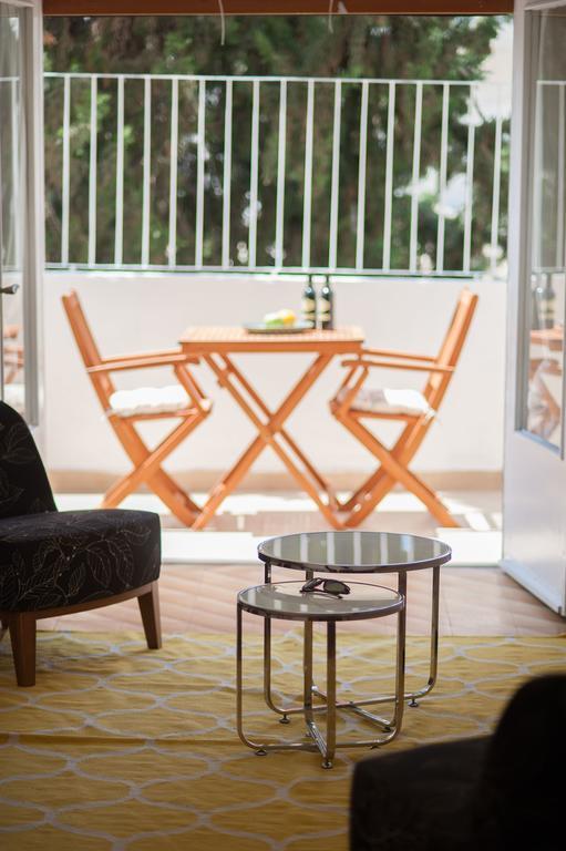 Charming 2Bd Apt W/ Balcony By Sea N' Rent Tel-Aviv Kültér fotó